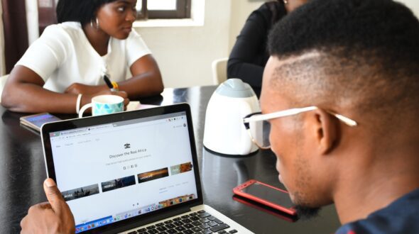 Corporate branding : fondamentaux pour la gestion stratégique de l’identité d’entreprise